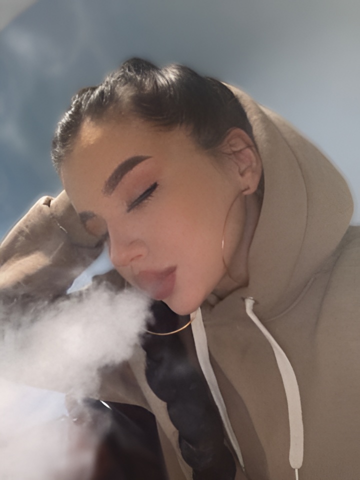 Анюта привлекальеная девушка из Бугульмы цена от 5000 руб