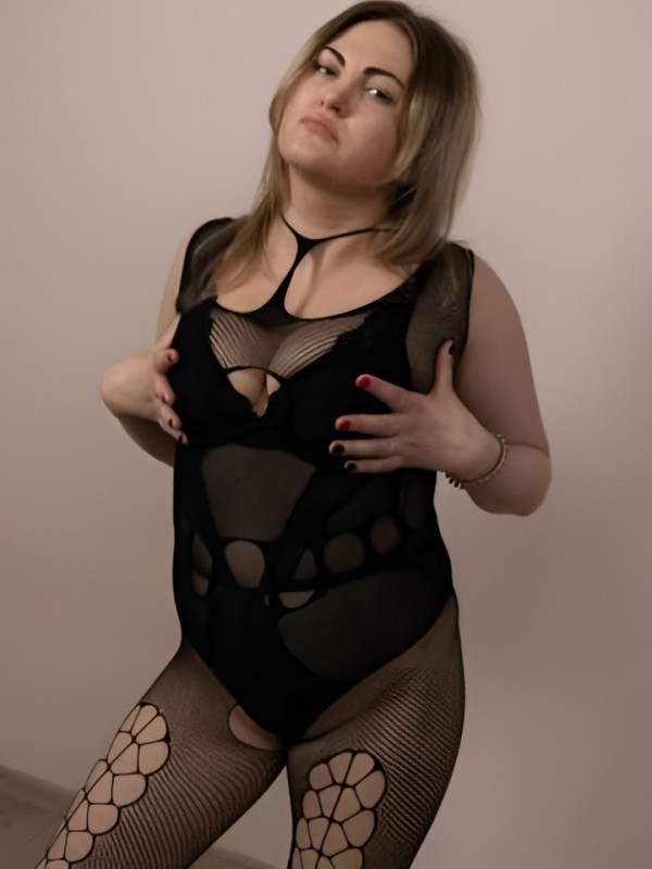 Виктория привлекательная девушка из Бугульмы цена от 1500 руб