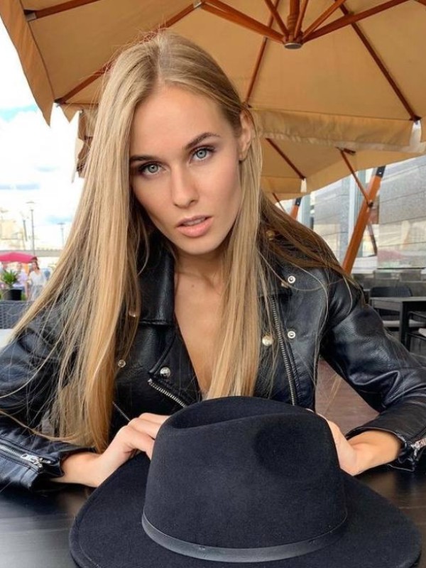 Алиса привлекательная девушка из Бугульмы цена от 3500 руб